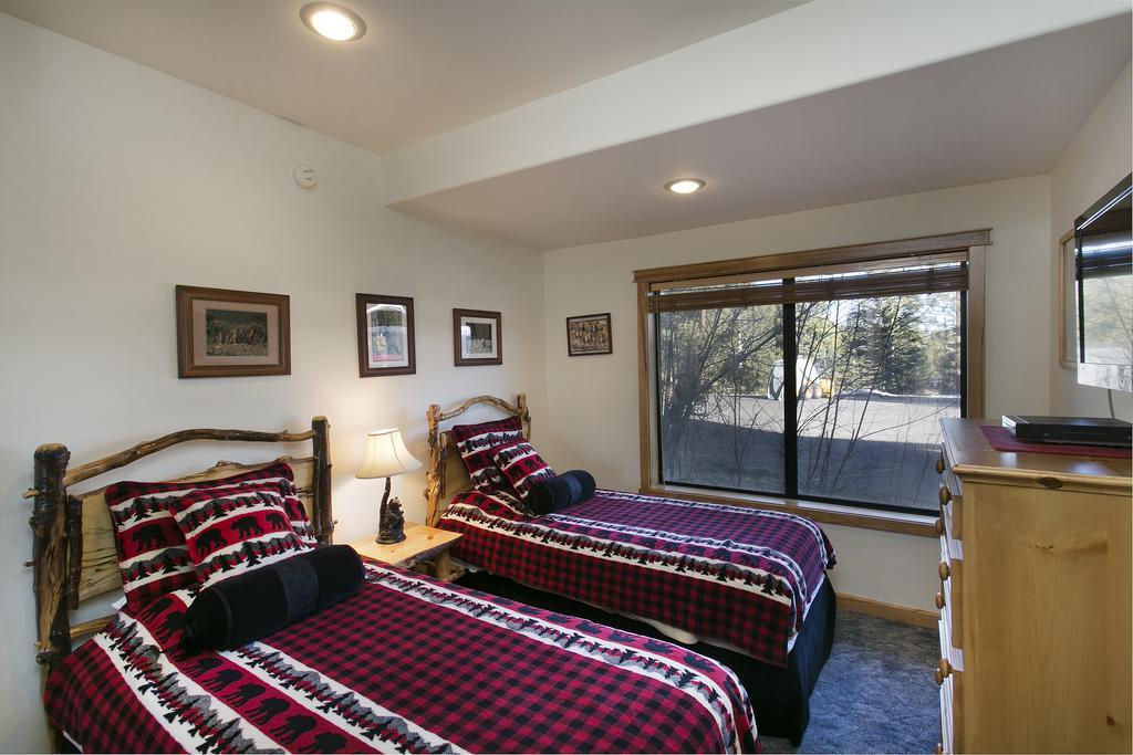 Mammoth Village Properties By 101 Great Escapes Mammoth Lakes Room photo