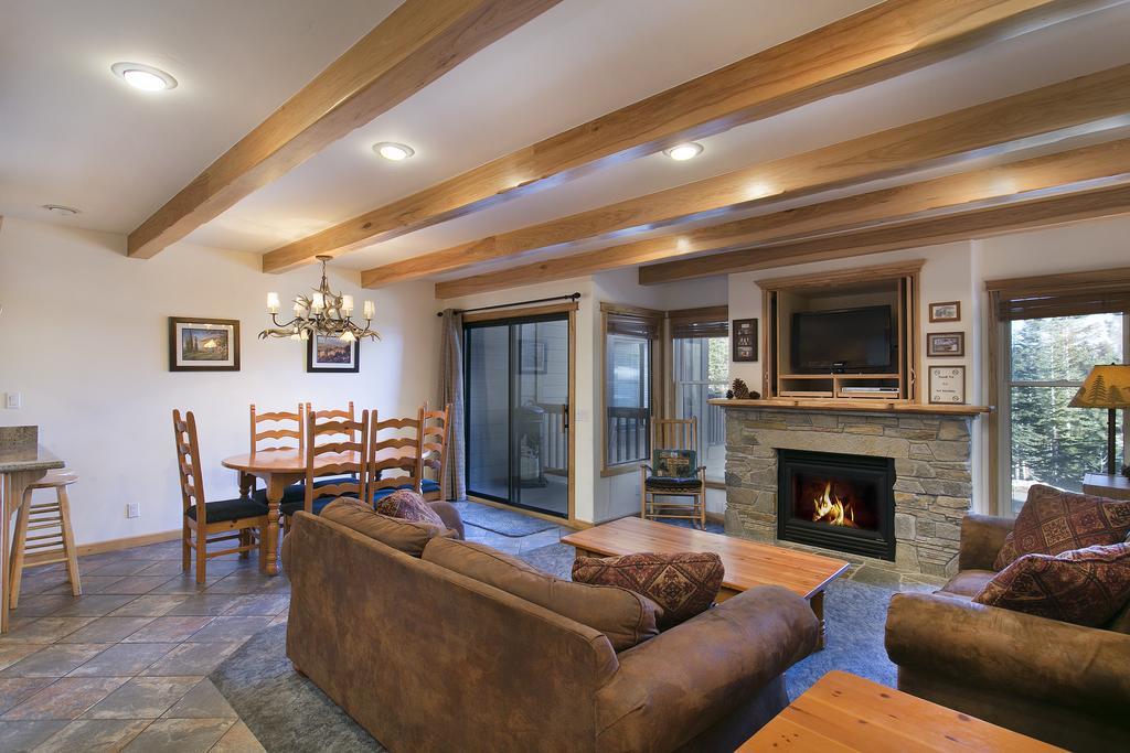 Mammoth Village Properties By 101 Great Escapes Mammoth Lakes Room photo